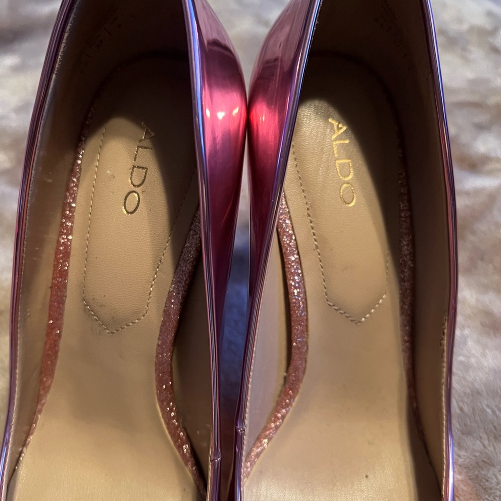Aldo Pink Metallic Heels with Sleek Design - Picture 4 of 6